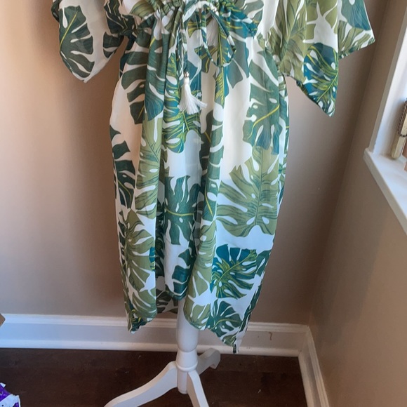 Club Z Collection Wimens Green Tropical SWim Beach Cover up Leaves Sz XL - Picture 4 of 6